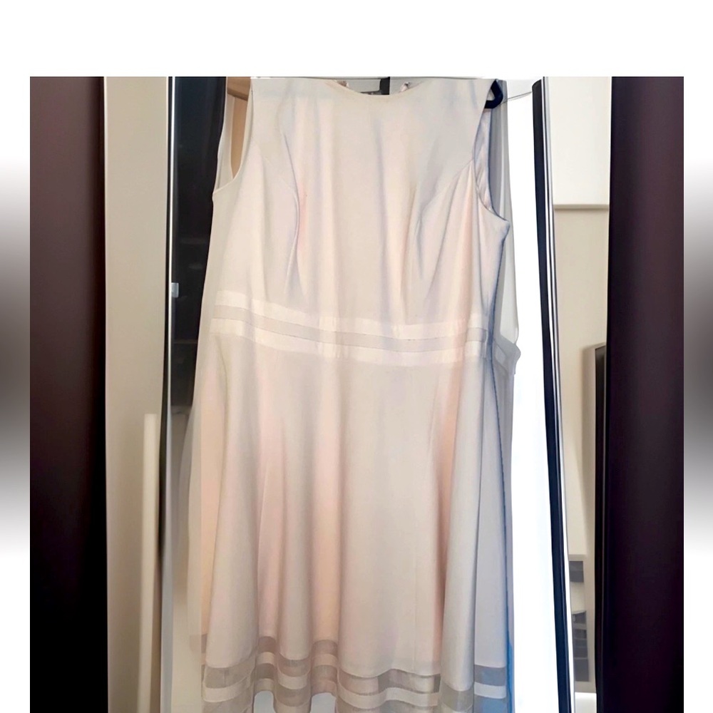 Calvin Klein Sleeveless Fit flare Dress in In Soft Pink with detailed hem SZ 18